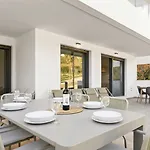Vivi Homes - Solara 아파트
